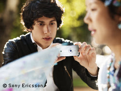 Videokamera oder Handy? Das Sony Ericsson Vivaz dreht Videos in HD-Qualit&auml;t